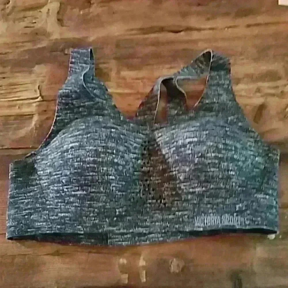 Push up sport bra.